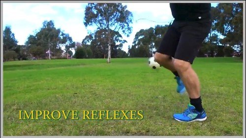 Image of a soccer player with improved reflexes thanks to the therapies he received at LifeWorks